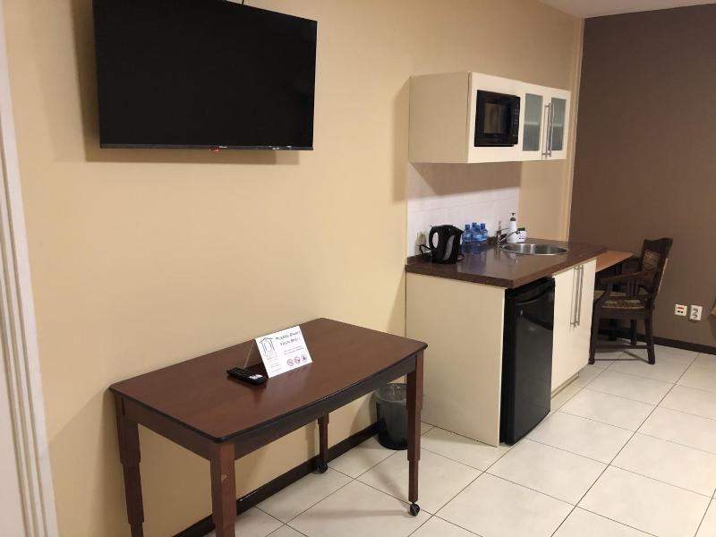 101 Suites - image 6