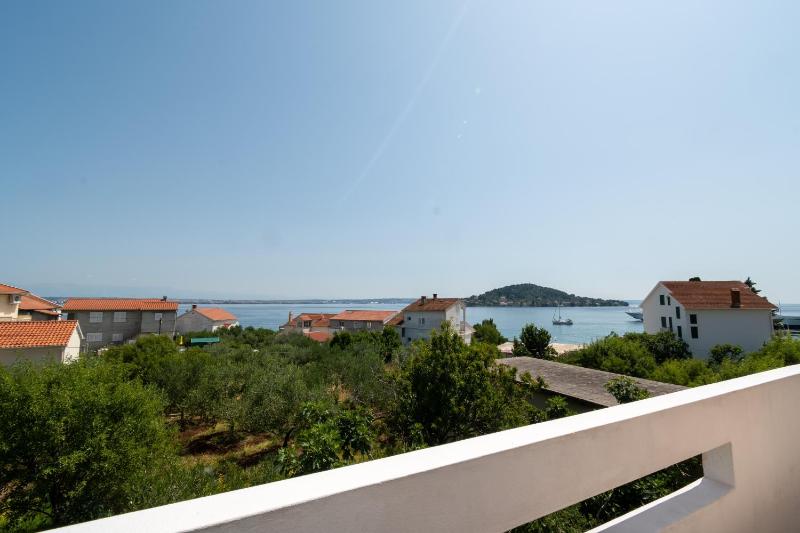 Three-Bedroom Holiday Home  image 4