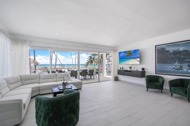 Luxury Villa in Bávaro Just on the Beach - image 32