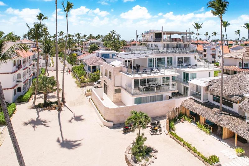 Luxury Villa in Bávaro Just on the Beach - image 8