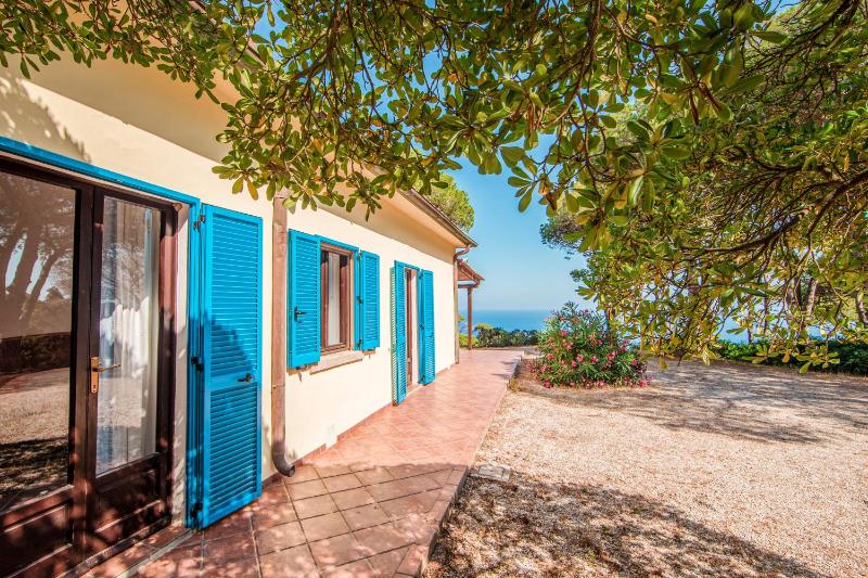 Villa with Sea View image 3