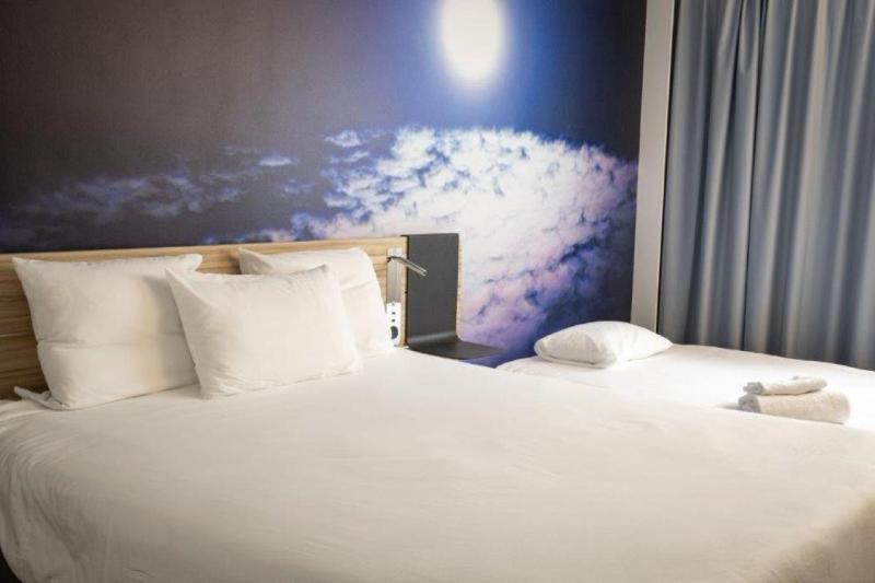 Classic Room with 1 Double Bed & Sofa  image 4