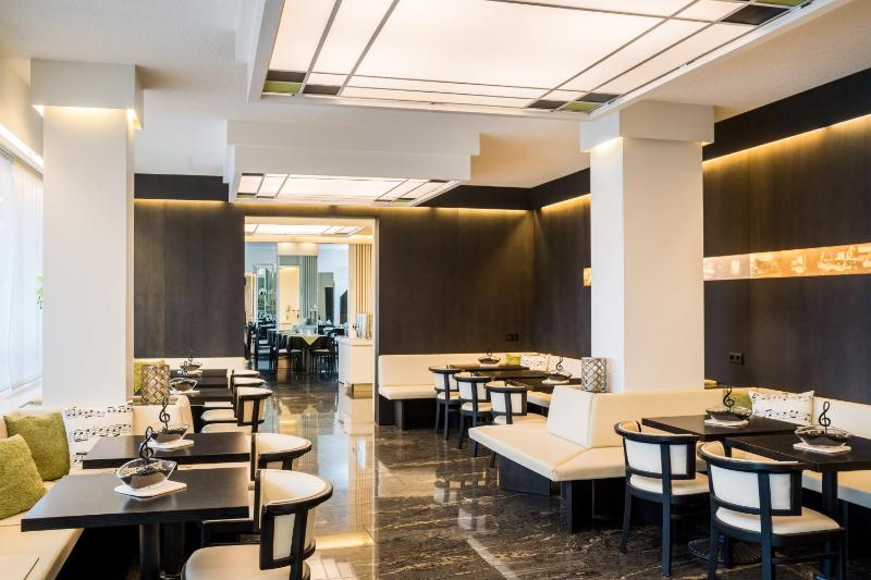 Twin Room Standard image 3