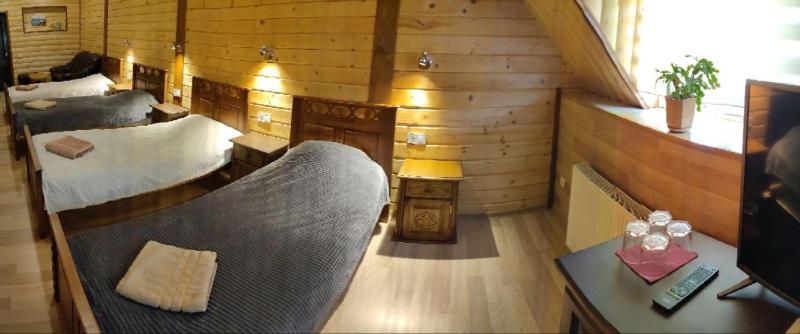 Standard Quadruple Room image 1