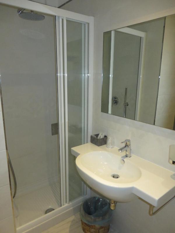 Double or Twin Room with Sea View image 3