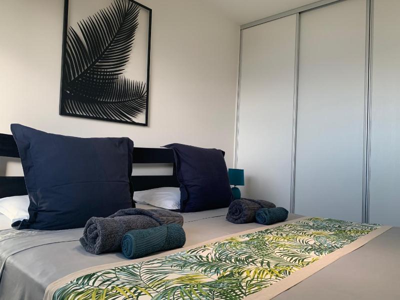 Kaili Ocean view luxury 2BR AC throughout Fiber Wifi & Pool - image 5