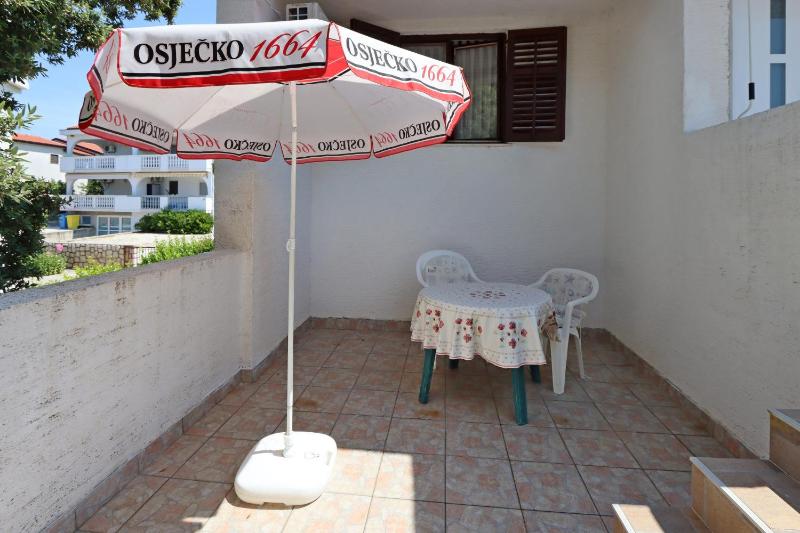 Apartments with parking space Mandre Pag - 11600 - image 5