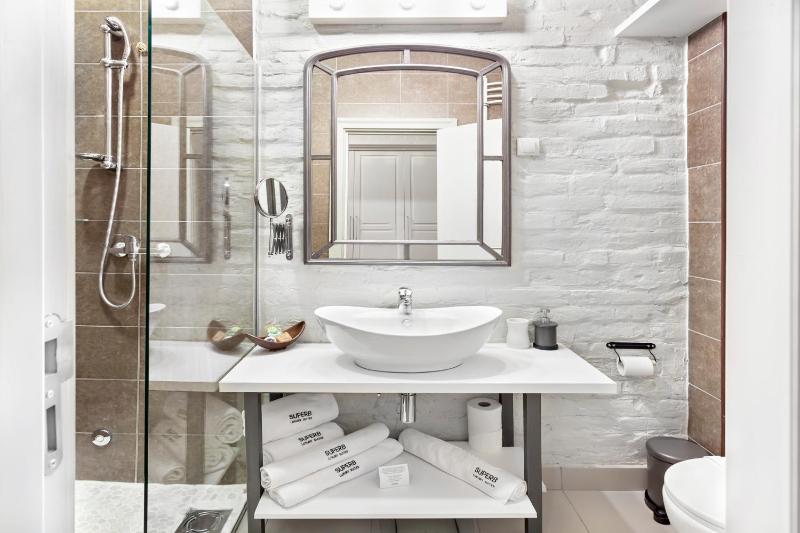 Luxury Suite image 3