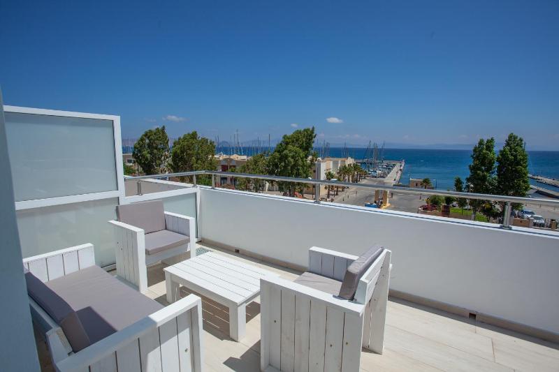 Suite with Sea View image 2