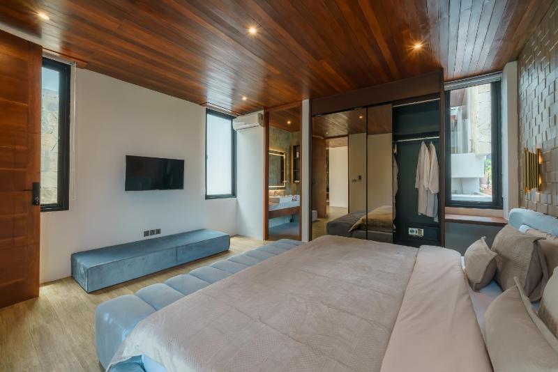 Casa Infinito - Resort Style 8 Bedroom Villa in Canggu - image 40