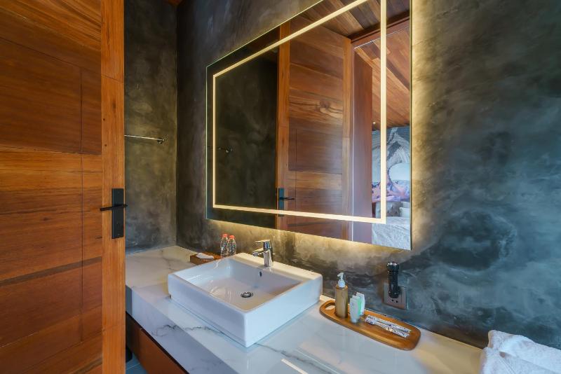Casa Infinito - Resort Style 8 Bedroom Villa in Canggu - image 32