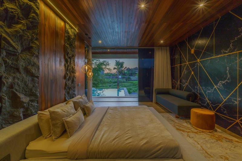 Casa Infinito - Resort Style 8 Bedroom Villa in Canggu - image 31