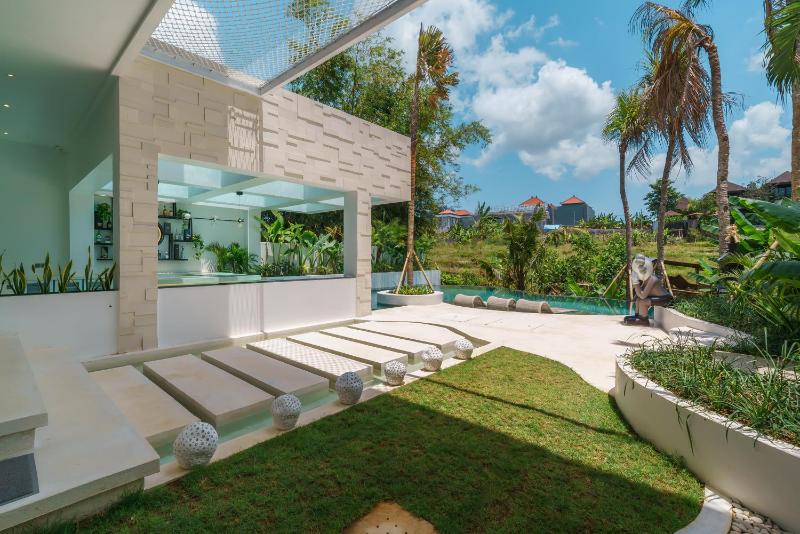 Casa Infinito - Resort Style 8 Bedroom Villa in Canggu - image 5