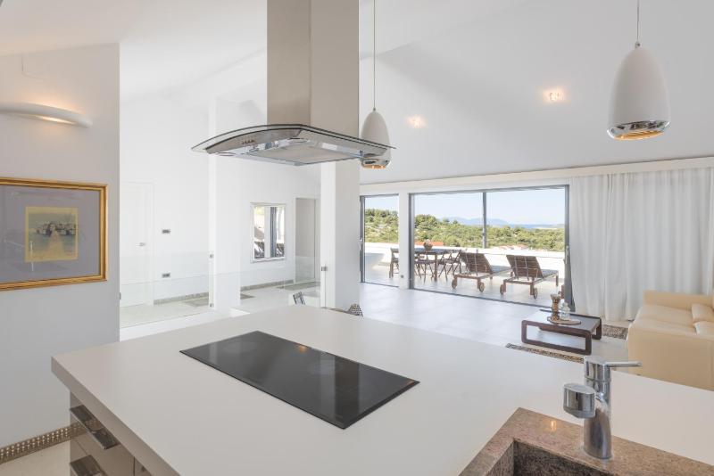 Maki Exclusive Apartments - image 6