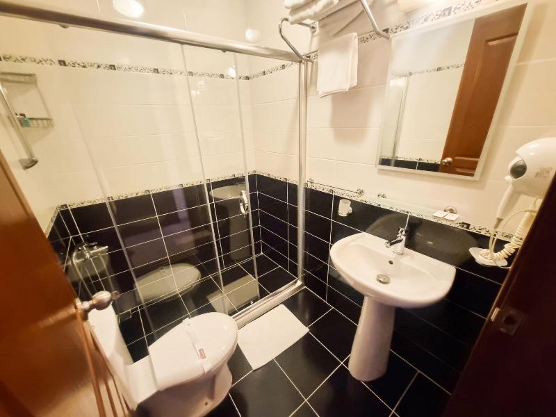 Standard Double Room image 2