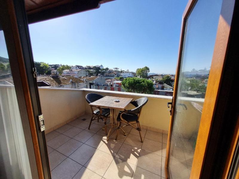Double Room with Sea View image 4