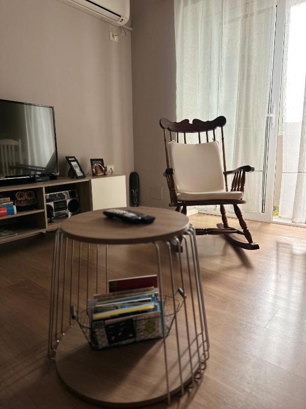 Bllok Area Apartment - image 13