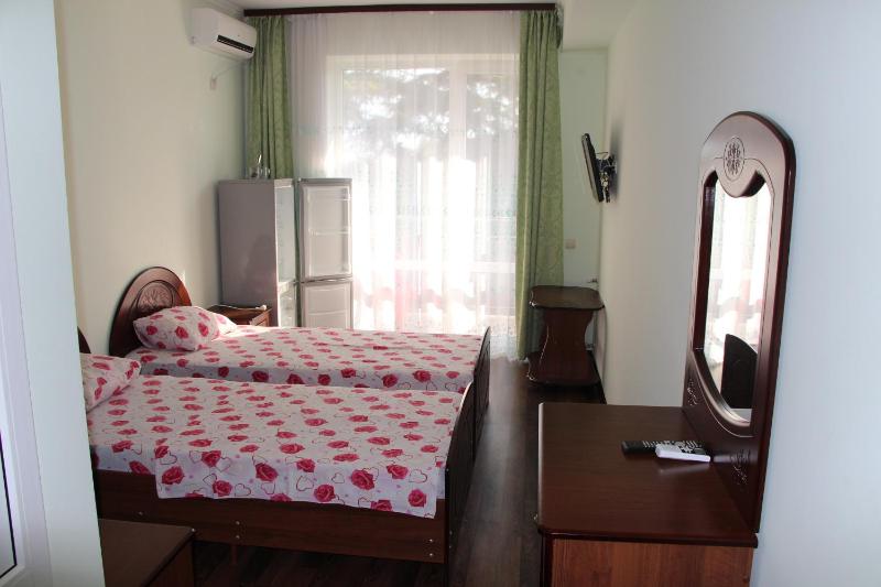 Twin Room image 2
