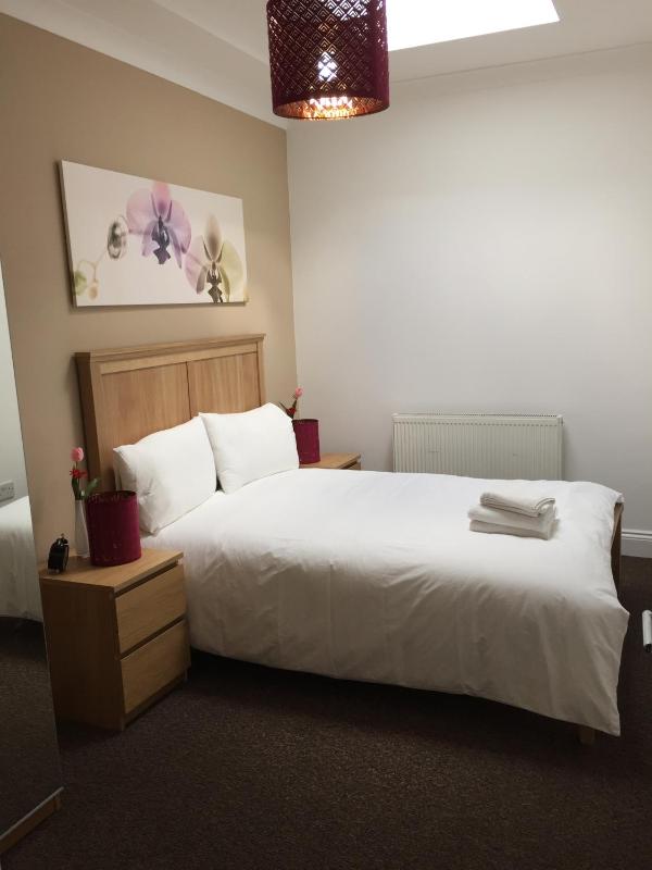 One-Bedroom Apartment image 1