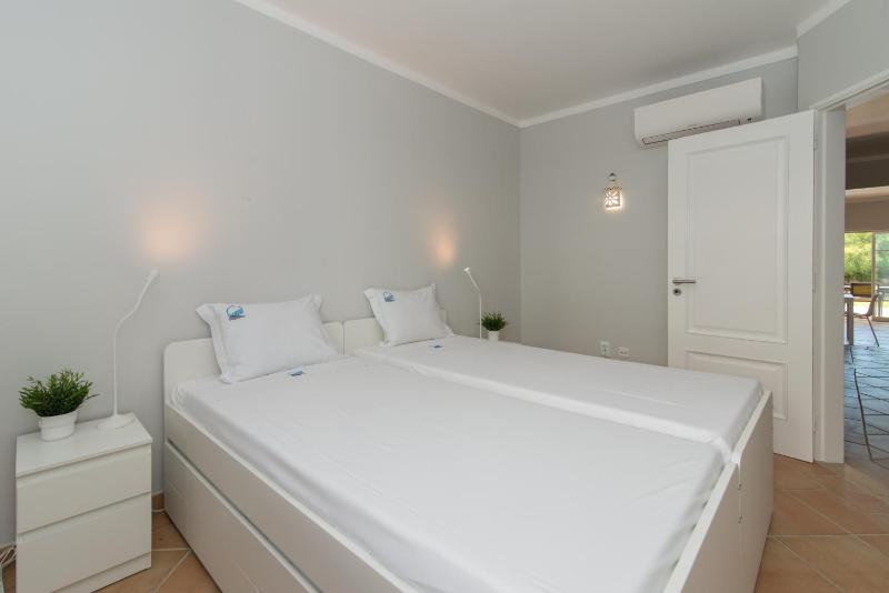 Golden Seaside Villa - Acesso Praia e Piscina Incluído - image 17