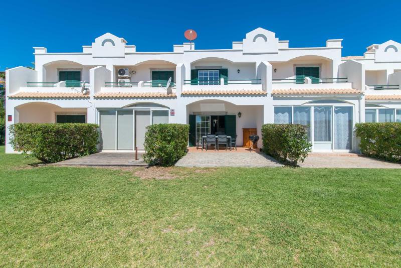 Golden Seaside Villa - Acesso Praia e Piscina Incluído - image 23