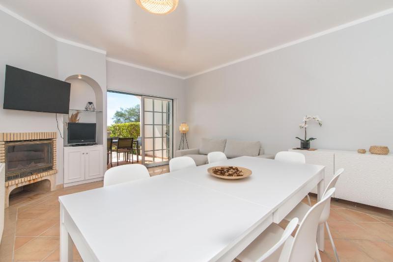 Golden Seaside Villa - Acesso Praia e Piscina Incluído - image 11