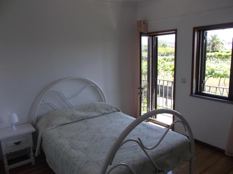 Standard Double Room with Shared Bathroom image 1