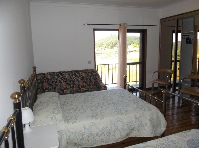 Deluxe Double Room with Bath image 3