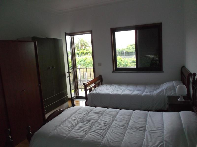 Triple Room with Balcony image 3