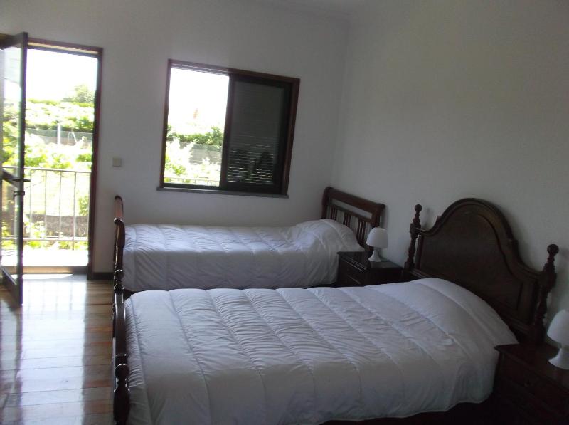 Triple Room with Balcony image 4