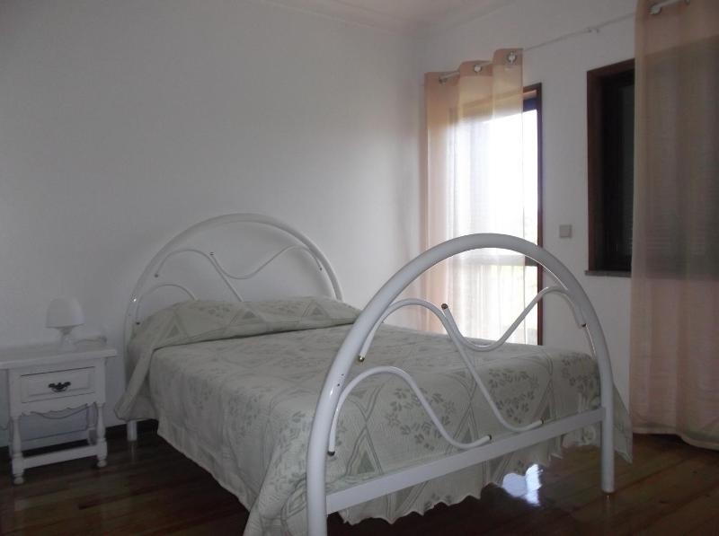 Standard Double Room with Shared Bathroom image 3