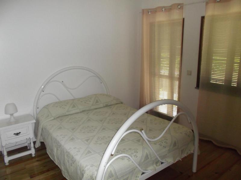 Standard Double Room with Shared Bathroom image 4