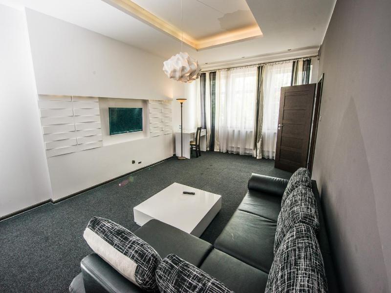Suite with Lake View image 4