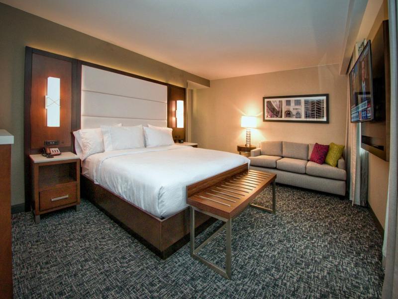 King Studio Suite with Balcony image 2