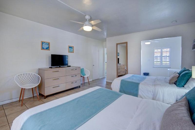 Efficiency Full Deluxe Room image 3