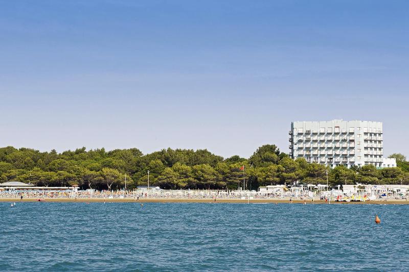International Beach Hotel - image 1