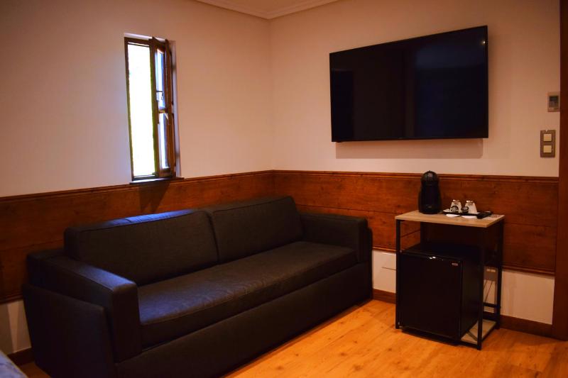 Triple Room (2 Adults + 1 Child) image 1