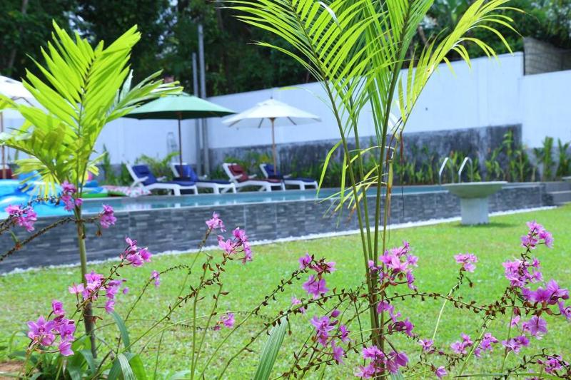 Exceptional 7Bed Villa with Pools Yoga Scuba & Pet Friendly in Hikkaduwa - image 4