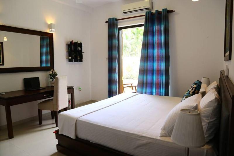 Exceptional 7Bed Villa with Pools Yoga Scuba & Pet Friendly in Hikkaduwa - image 3