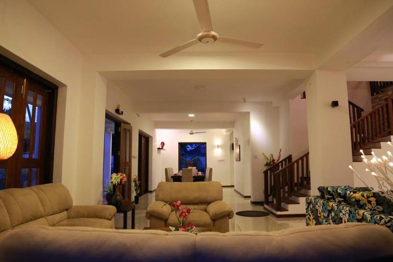 Exceptional 7Bed Villa with Pools Yoga Scuba & Pet Friendly in Hikkaduwa - image 6