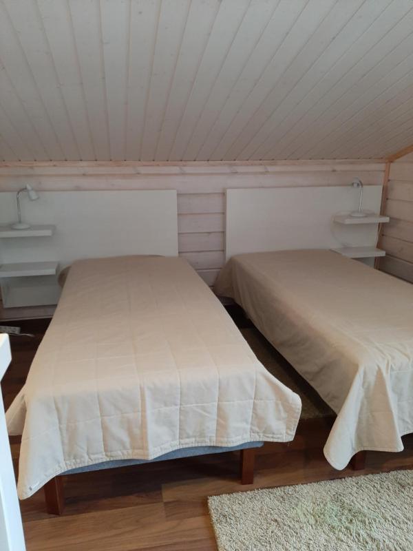Lakeside Three-Bedroom Apartment with Sauna  image 4
