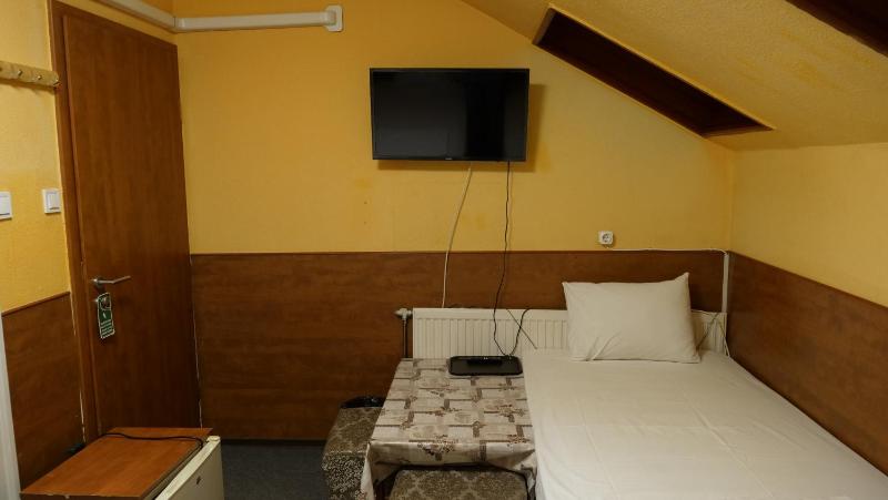 Triple Room image 3
