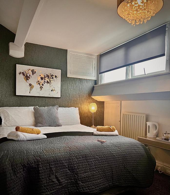 Double Room (Room 3) image 3