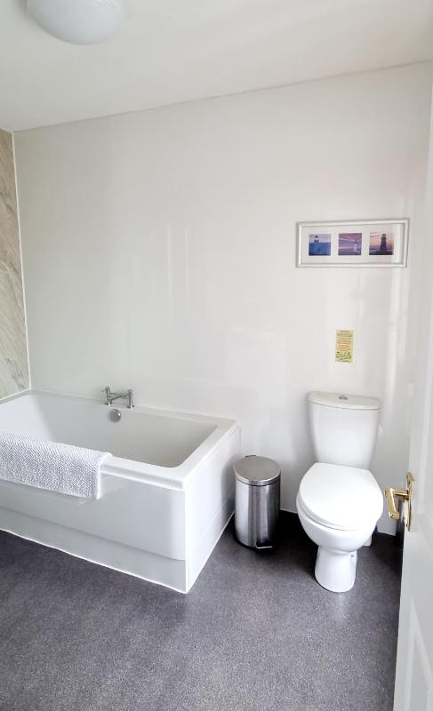 Double Room with Sea View image 3