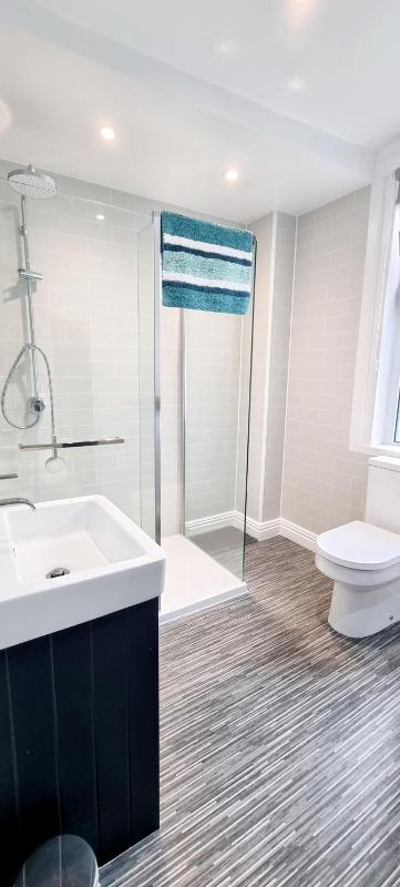 Standard Twin Room with Sea View image 4