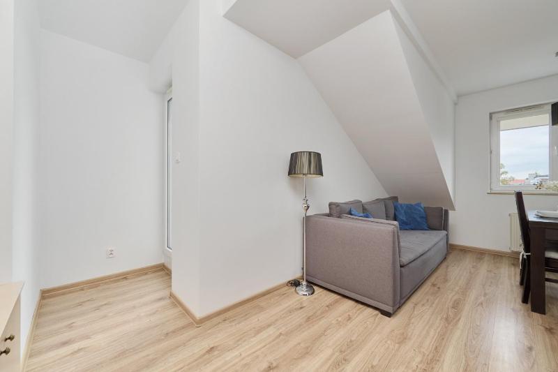 Comfortable & Cozy Studio with Balcony - Klimasa by Noclegi Renters - image 6