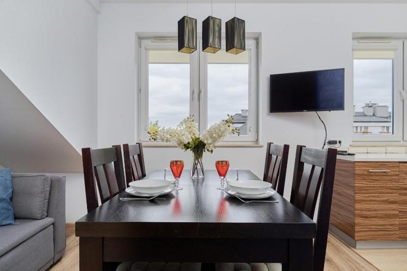 Comfortable & Cozy Studio with Balcony - Klimasa by Noclegi Renters - image 13