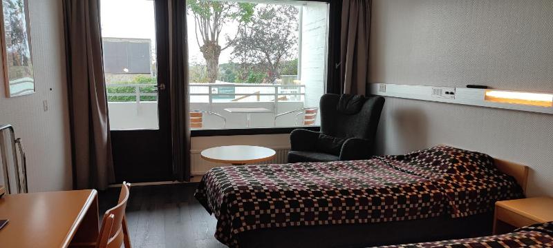 Double Room with Balcony image 2