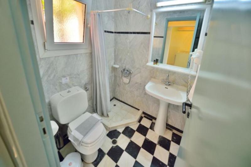 Family Room with Sea View image 2