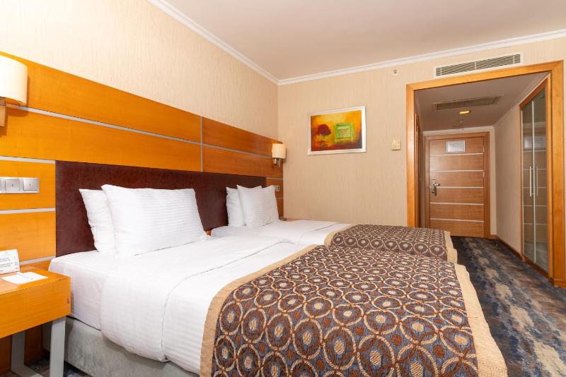 Double Room image 4